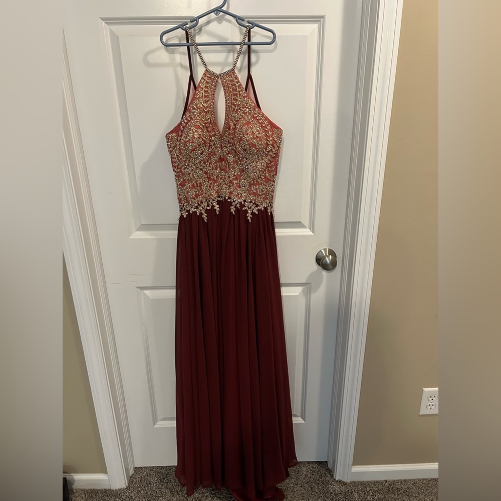 Dave & Johnny Maroon and Gold Dress